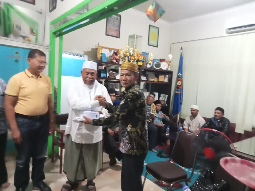 Ketua PWI Lepas Penasihat PWI Berangkat Umroh