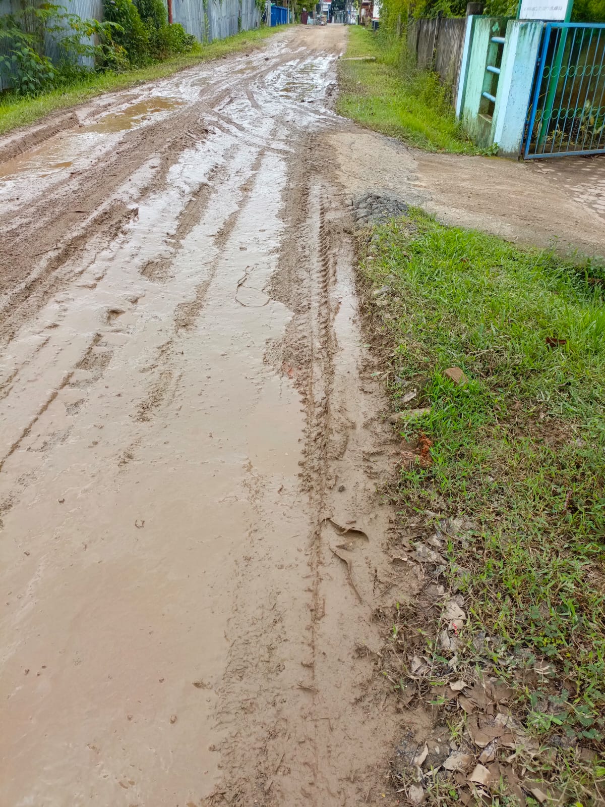 Jalan Rusak Parah, Wali Kota dan Ketua DPRD Kota Jambi Seolah Ditantang