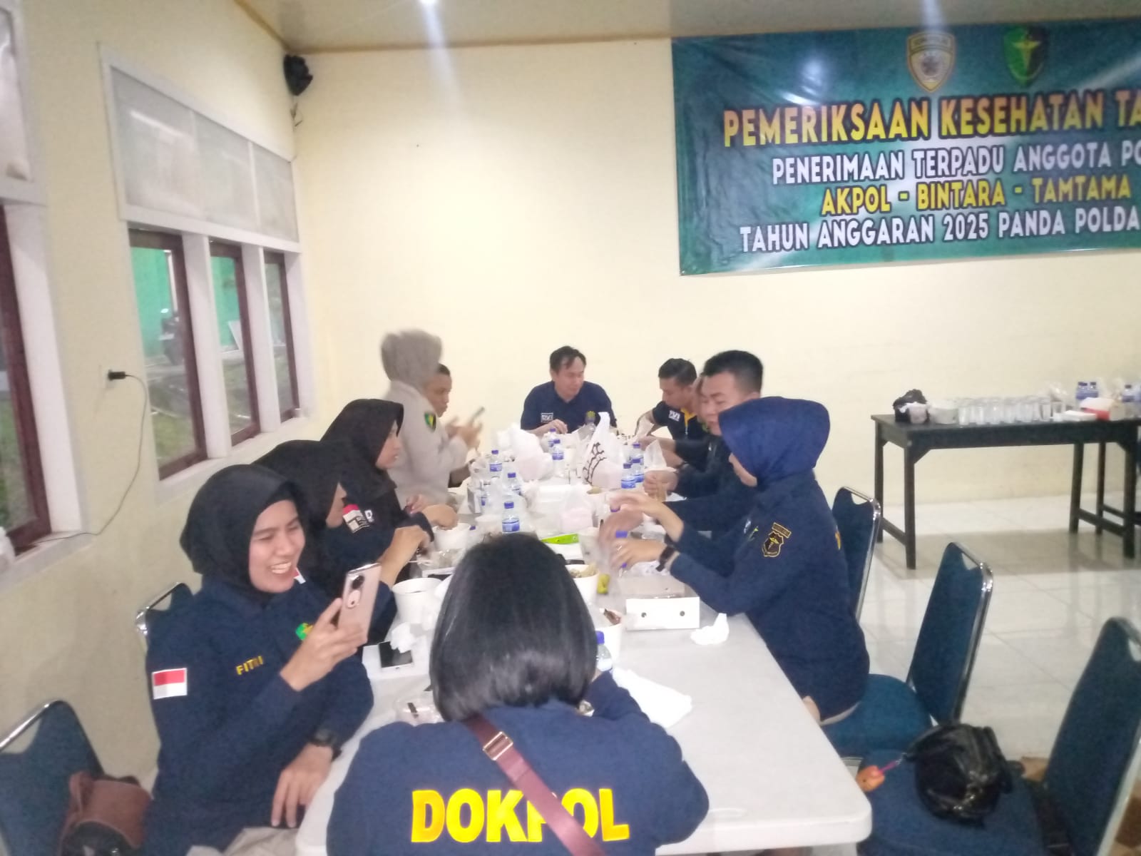 Soliditas Tim Dokkes Polda Jambi di Hari Pertama Pemeriksaan Kesehatan Bintara Polri 2025