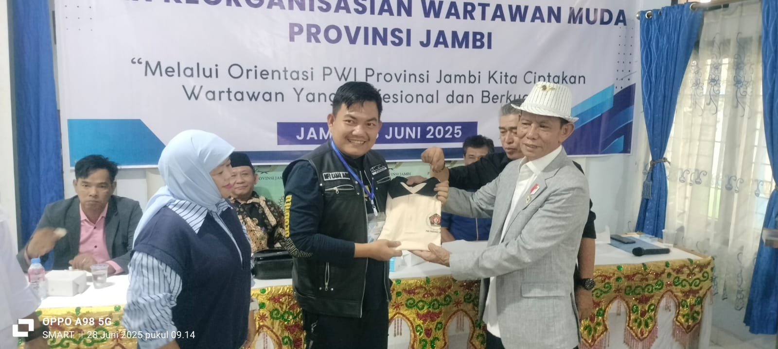 Wartawan Harus Tingkatkan Kemampuan Profesional