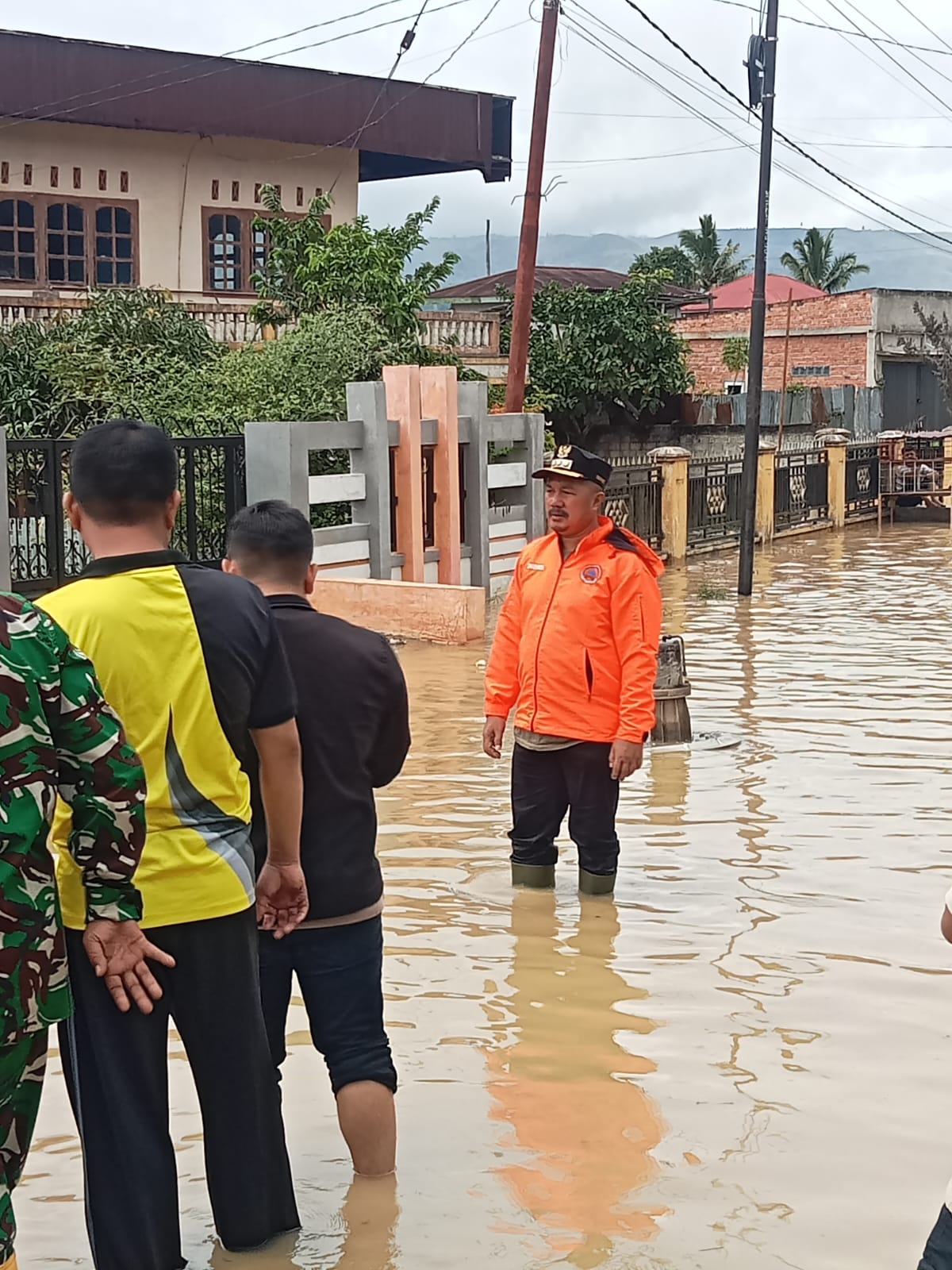 Bupati Kerinci Monadi Tinjau Lokasi Banjir di Depati Tujuh, Warga Harapkan Penanganan Nyata dari Pemerintah