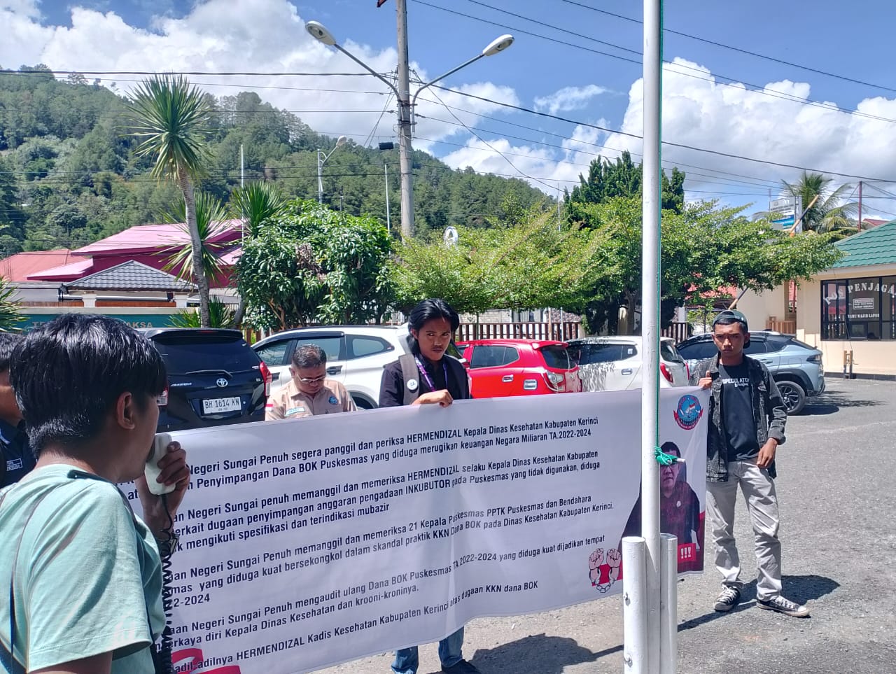 LSM Petisi Sakti Geruduk Kejaksaan: Desak Tangkap Hermendizal, Diduga Dalang Penyimpangan Dana BOK Miliaran Rupiah