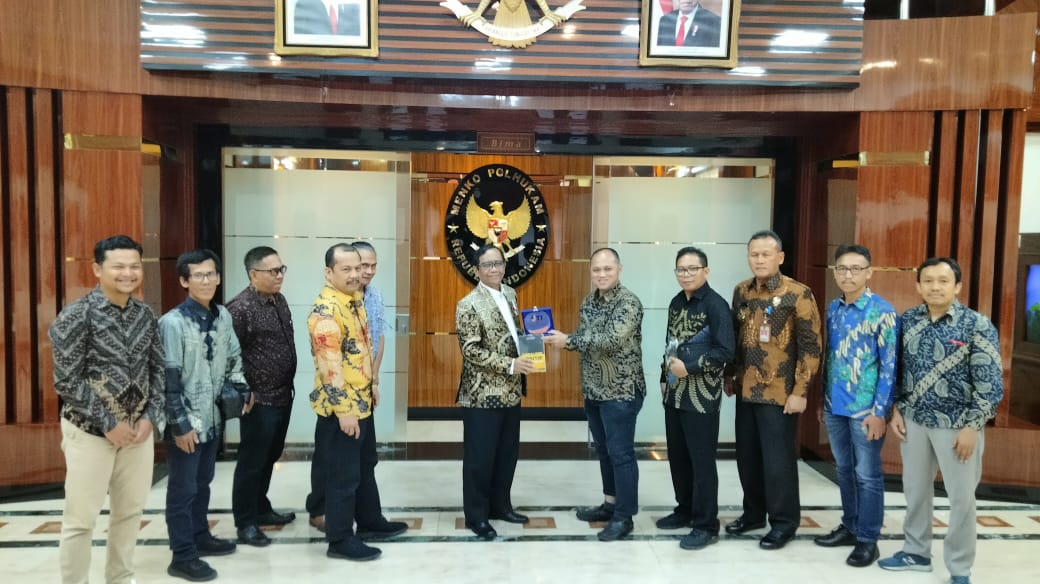 Pengurus Pusat IJTI dan Menkopolhukam Bahas Jurnalisme Positif Jelang Sarasehan Nasional 