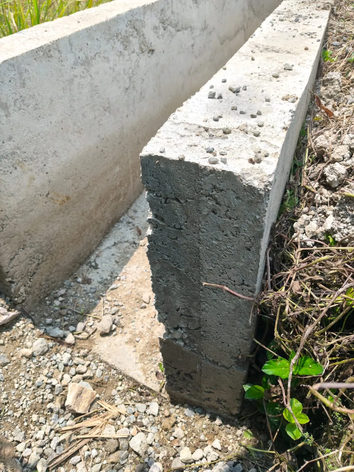 OPLAH Sungai Pegeh Disorot: Proyek Tanpa Papan, Bangunan Diduga Retak