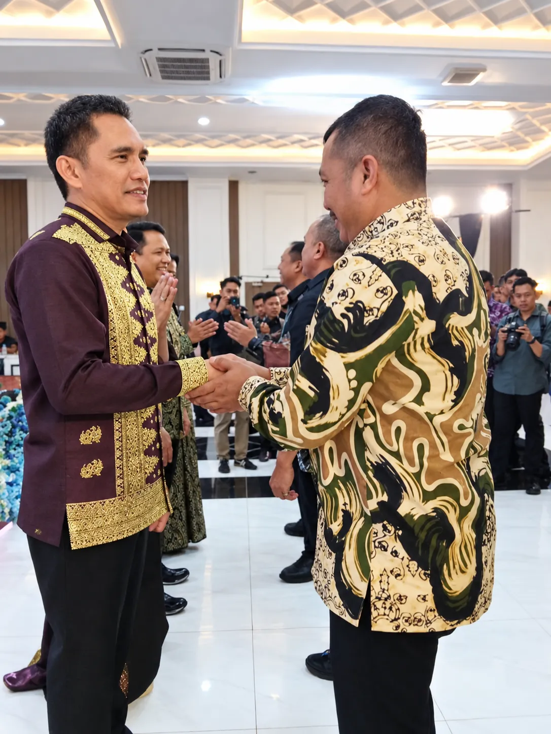 Bupati Monadi Tempuh Perjalanan dari Kerinci ke Jambi, Hadiri Kenal Pamit Kapolda dengan Penuh Haru